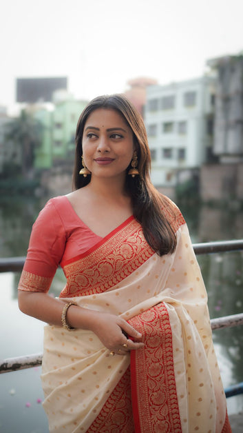 BLACK TO RED – A Timeless Transition SA725-894