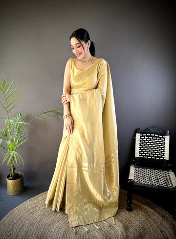 Celebrate Onam – Elegant Cotton Saree with Zari Checks & Rich Lagadi Zari Pallu SA825-964