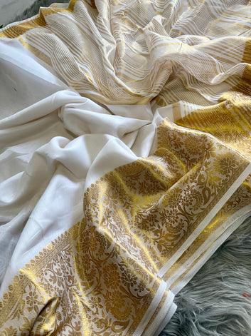 Celebrate Onam in Style – Traditional Cotton Silk Saree with Golden border SA825-972