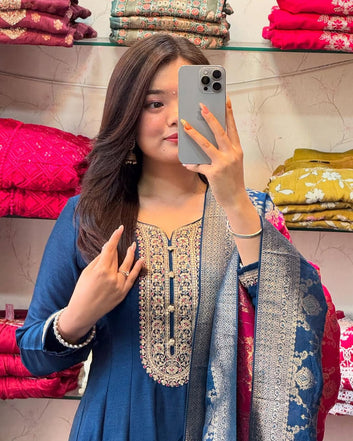 Jashn-E-Bahaaraa Anarkali Flared Kurti Pant Dupatta Set || SA725-943