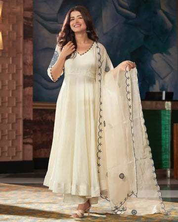 Bollywood Inspired White Anarkali Suit|| SA925-1124