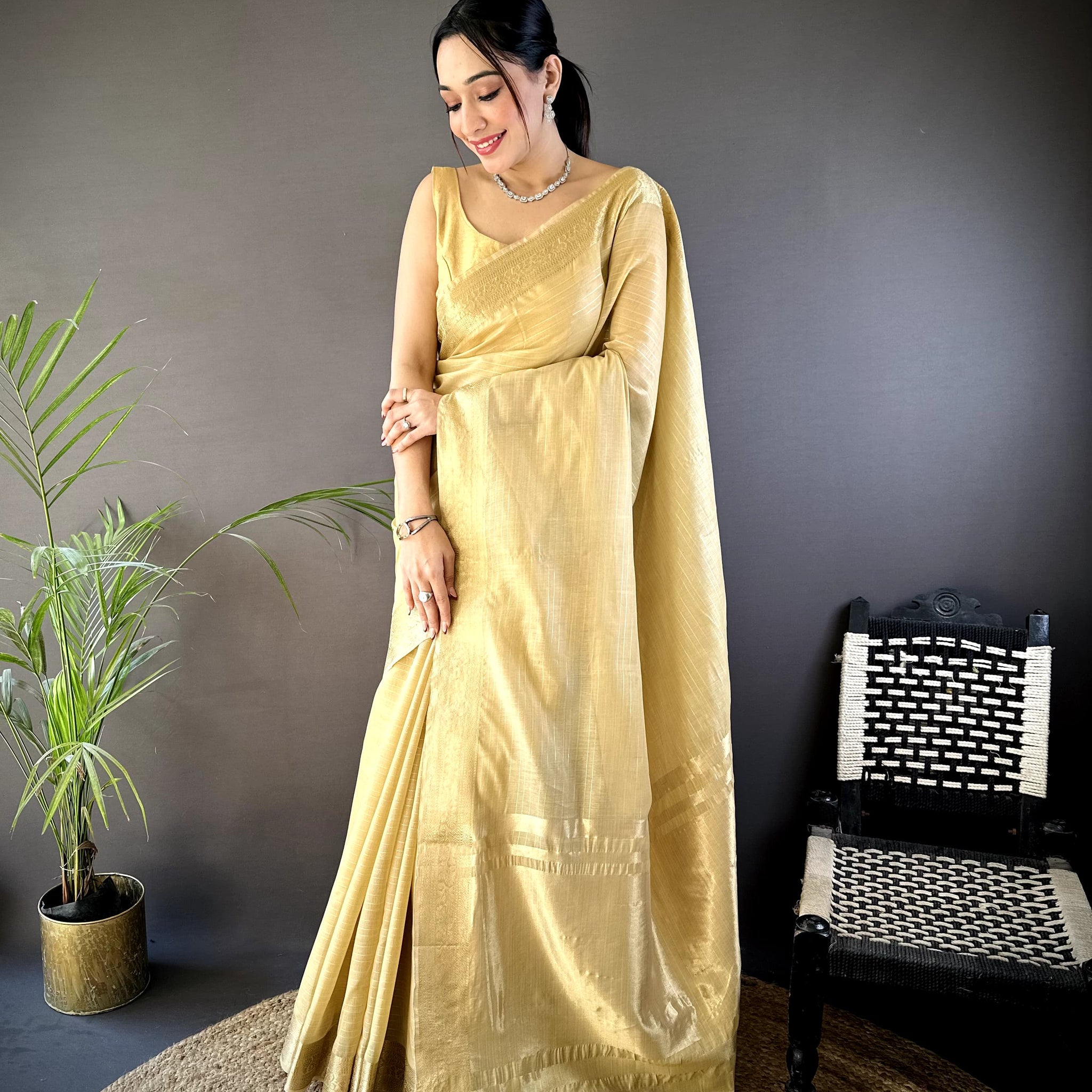 Celebrate Onam – Elegant Cotton Saree with Zari Checks & Rich Lagadi Zari Pallu SA825-964