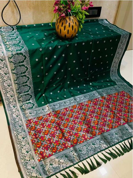 Stunning Look Green Soft Lichi Silk weaving Saree with beautiful Pallu