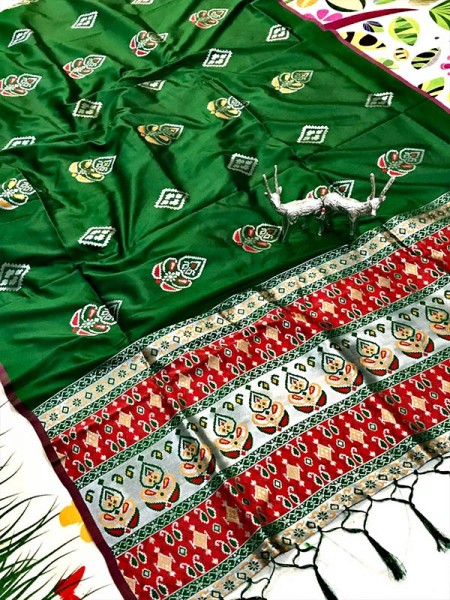 Stunning Look Lichi Silk weaving Saree with Butti Silver Zari