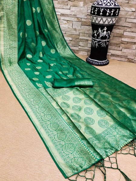 Gorgeous Look Banarasi Silk Saree with Attractive weaving border