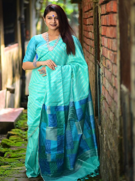 Classic Look Linen Silk weaving Saree with Silver zari woven Strips