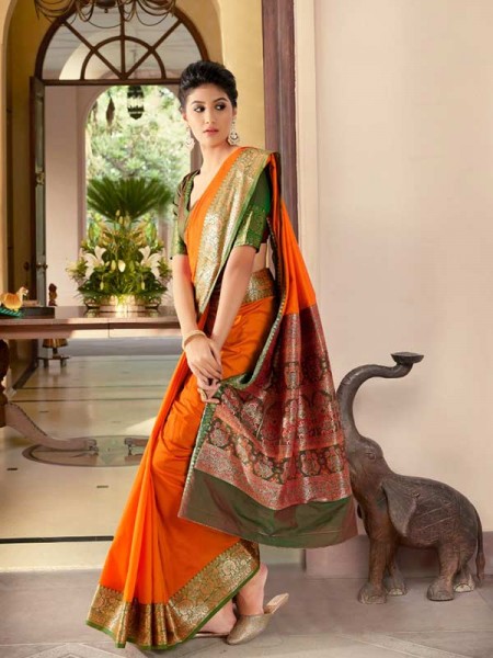 Classic Look Soft Silk Weaving With Contrast Blouse & Designer Pallu