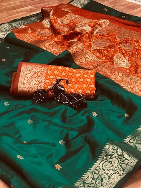 Stylish Look Green Colour Soft Banarasi Silk Saree With Rich Pallu 