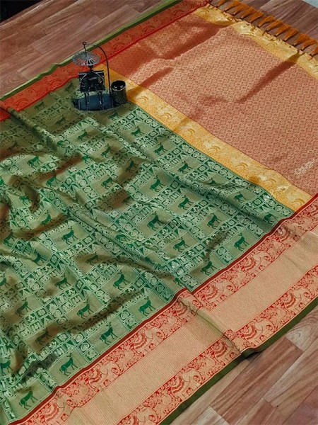 Gorgeous Look Kanjivaram Silk Jacquard Saree with gold jari weaving