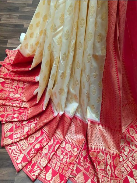 Stunning Look White Soft Lichi Silk With Beautiful Rich Pallu Saree