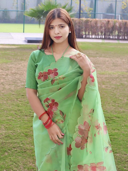 Stunning Look Organza Silk Floral Printed Saree with Banglori Silk Blouse