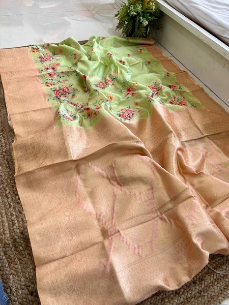 Finnest Look Banarasi Handloom weaving Silk Floral Digital Printed Saree with Zari Wooven Pallu & Border 