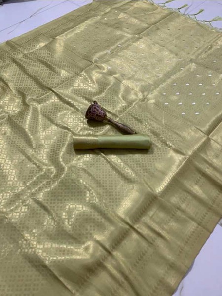 New Design Soft Silk With Reach Pallu Saree