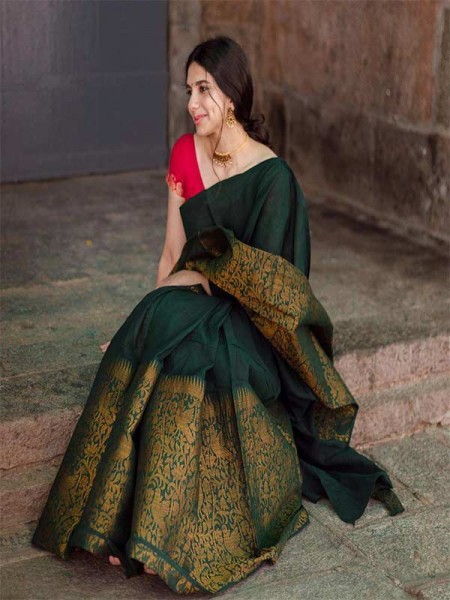 Stunning Look Green Soft Lichi Silk With Beautiful Rich Pallu Saree