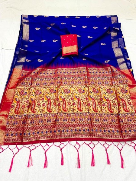 Superb Trending Blue Silk weaving Saree with beautiful RIch Pallu