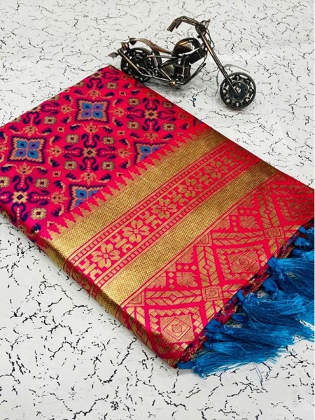 Stylish Look Banarasi Silk weaving Saree with beautiful Tassel