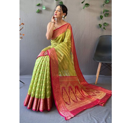 Beautiful organza weaved Saree with Jacquard border & Rich pallu