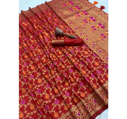Fabulous Silk weaving Saree with Zari border