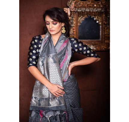 Checks Style Raw Silk Saree with Silver Zari Checks AllOver & Silver Zari woven Butta 