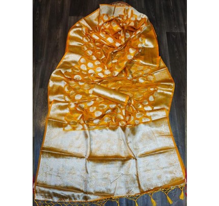 Eye-Catching Look Organza Silk weaving Saree with beautiful silver zari Butti