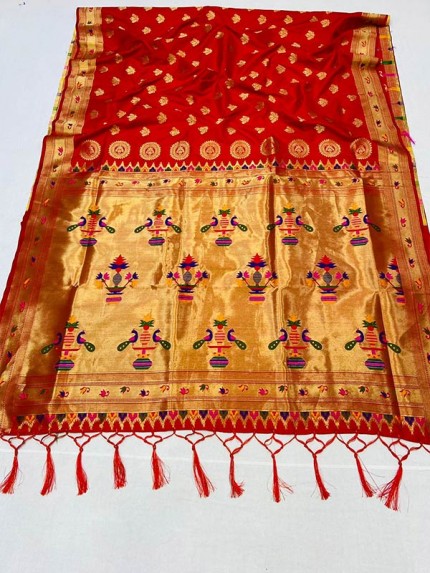 Beautiful Kanchipuram Pethani Silk weaving Saree