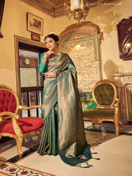  Beautiful Green Color Soft Handloom Weaving silk with Copper Zari