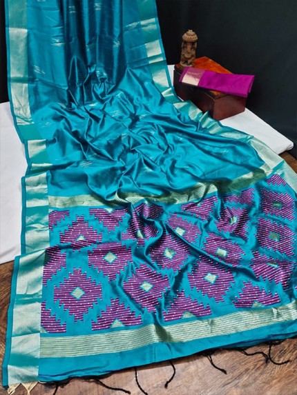 Amazing Raw Banglori Silk Saree with Sequence weaved Pallu 