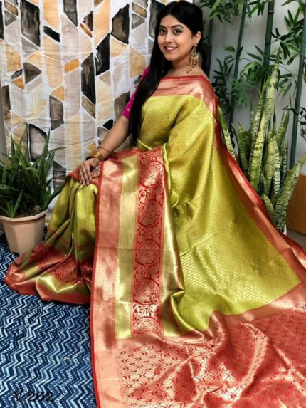 Latest Banarasi Silk Woven Saree With Heavenly Handwoven Art 